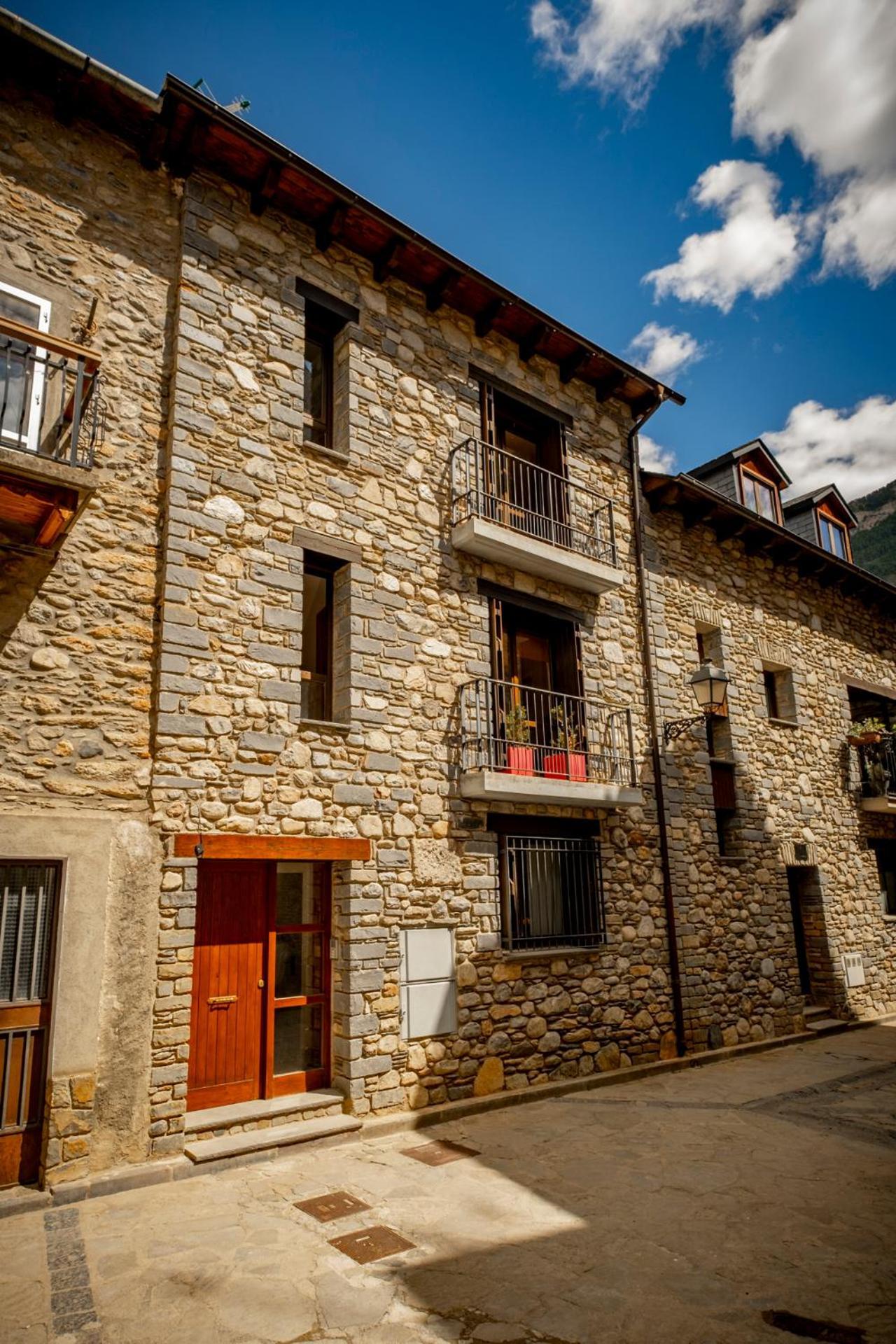 Inmocyma Antigua Casa Chuanina, Bajo-benasque Apartment